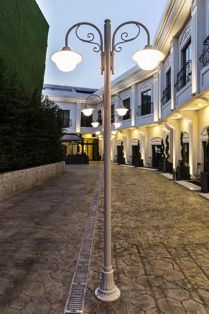 Ramada By Wyndham Sakarya Hotel Екстериор снимка