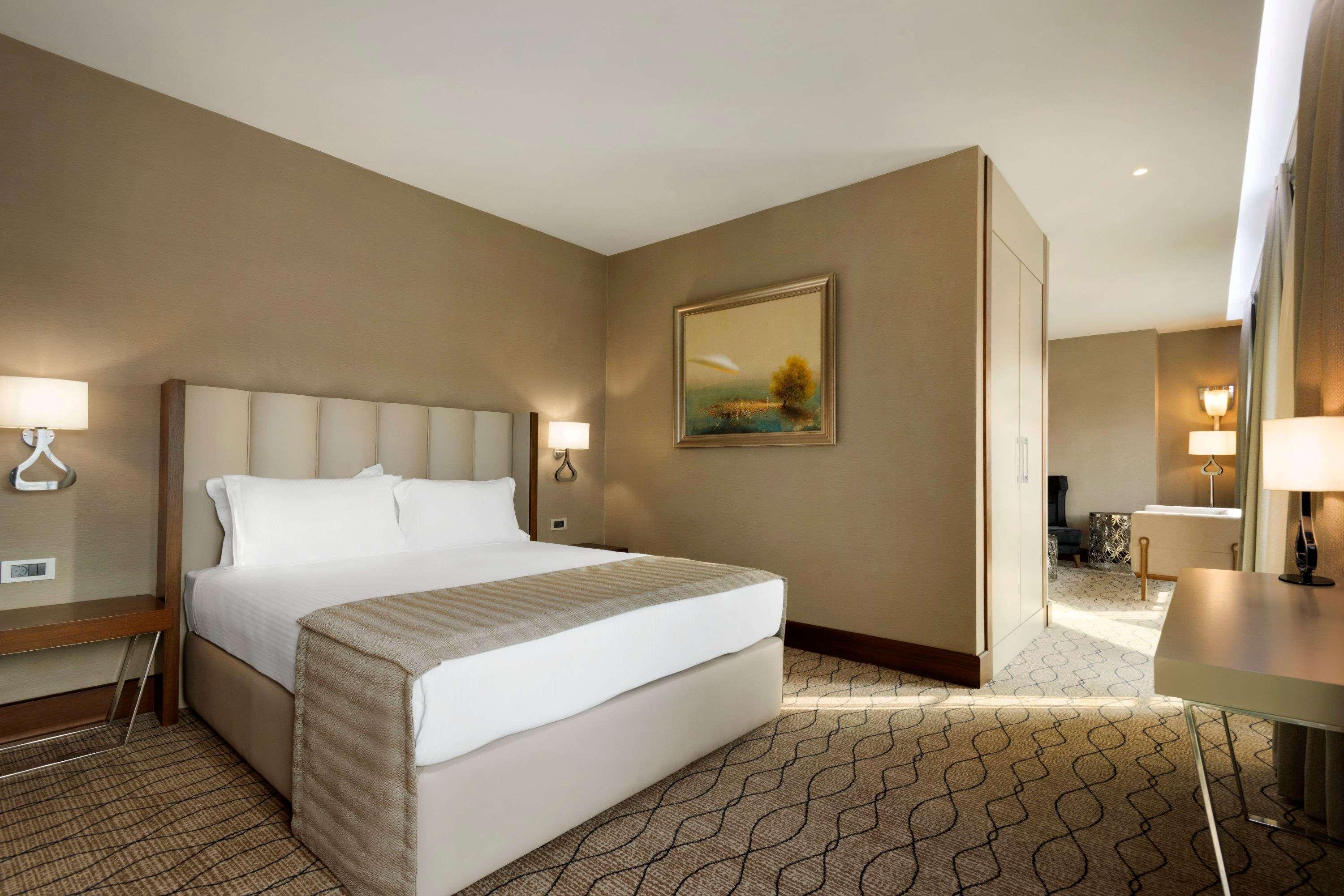 Ramada By Wyndham Sakarya Hotel Екстериор снимка