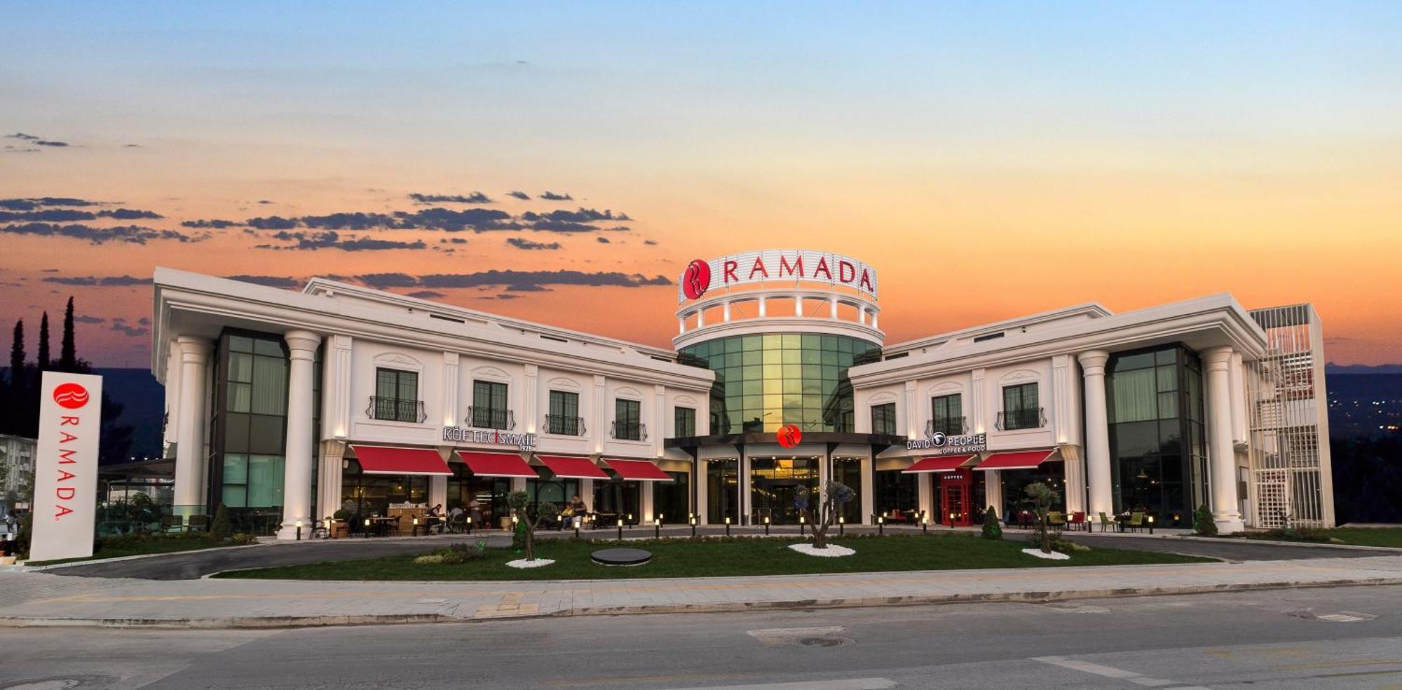 Ramada By Wyndham Sakarya Hotel Екстериор снимка