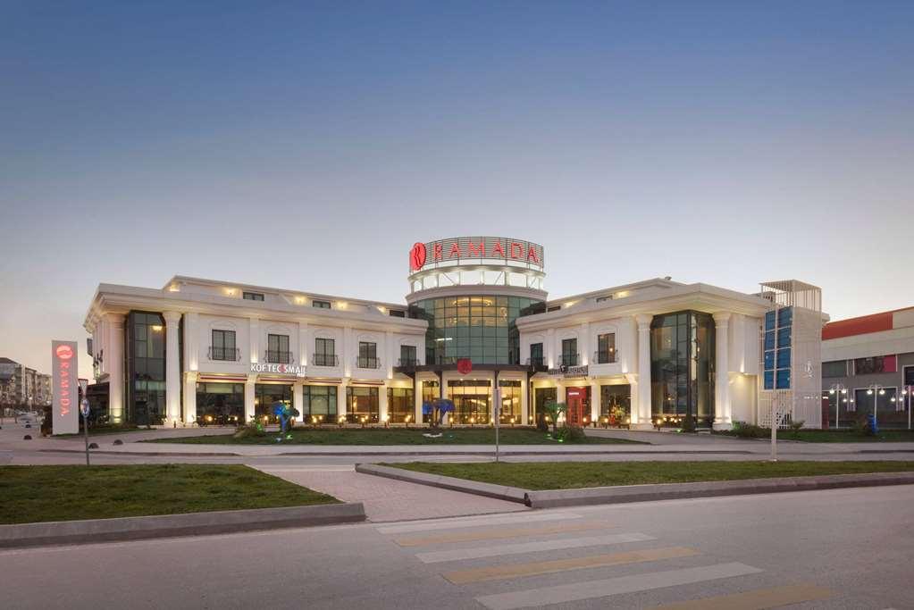 Ramada By Wyndham Sakarya Hotel Екстериор снимка