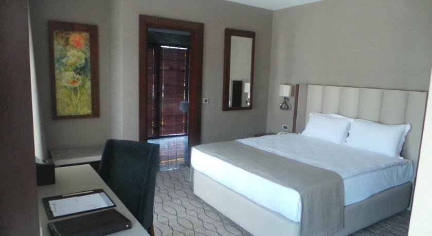 Ramada By Wyndham Sakarya Hotel Екстериор снимка