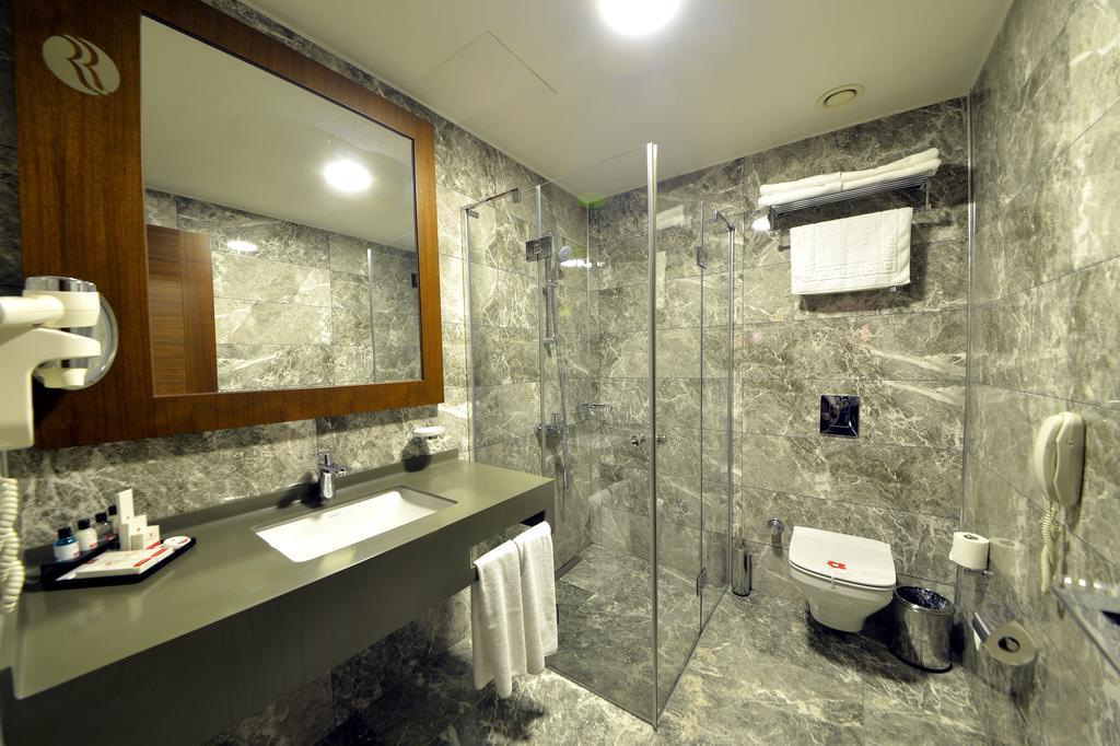 Ramada By Wyndham Sakarya Hotel Екстериор снимка