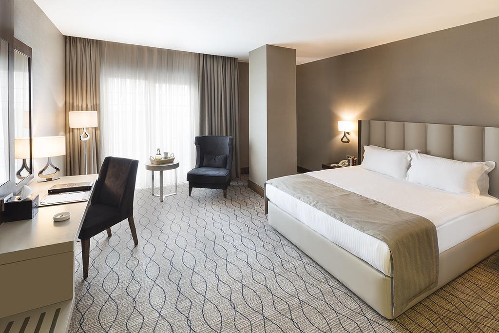 Ramada By Wyndham Sakarya Hotel Екстериор снимка
