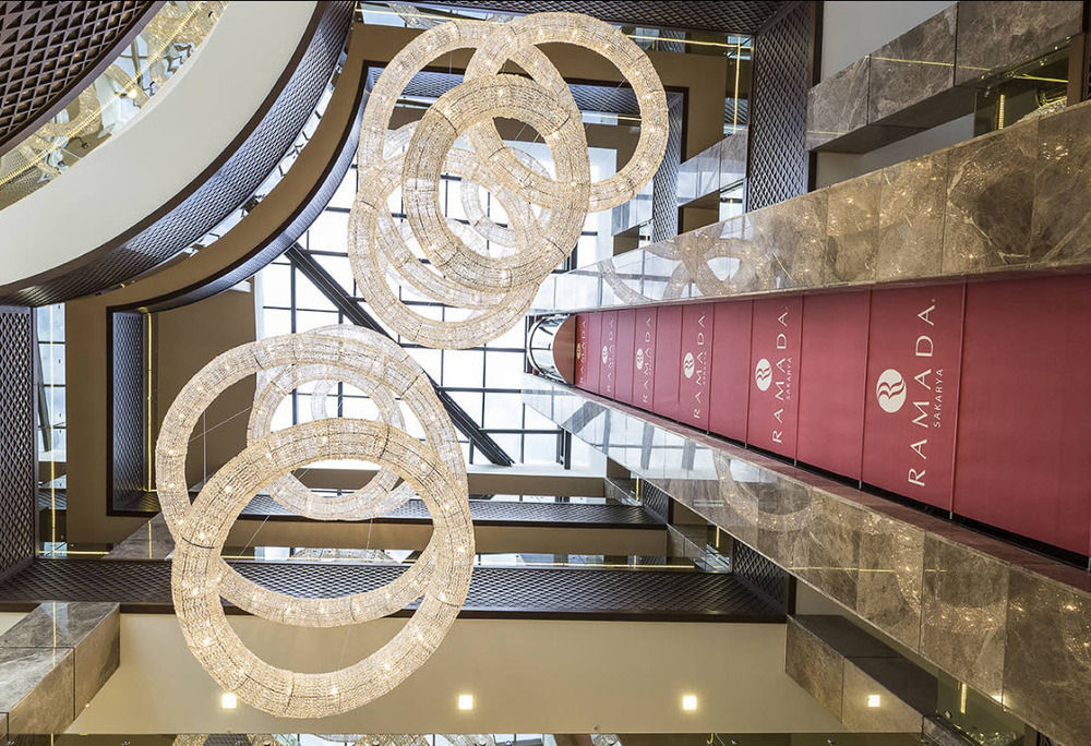 Ramada By Wyndham Sakarya Hotel Екстериор снимка